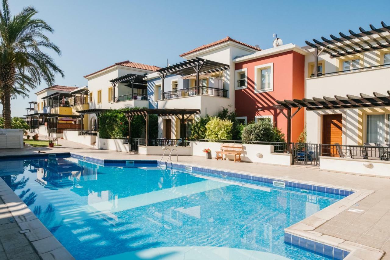 Aphrodite Gardens No.9 Luxury Apt Paphos Exterior foto