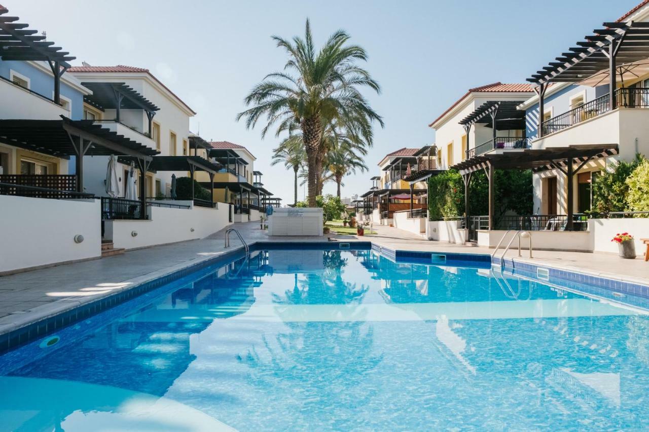 Aphrodite Gardens No.9 Luxury Apt Paphos Exterior foto